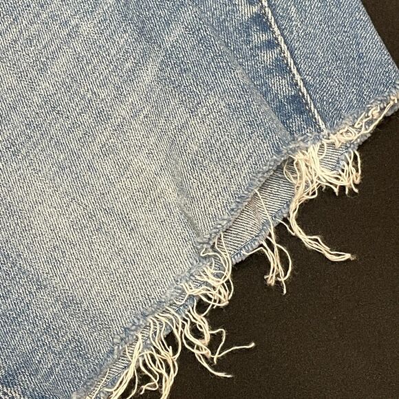 ~ Levi's Premium 721 High Rise Skinny sz 28 Cut-Off Jean Shorts Light/Med Wash - Picture 12 of 15